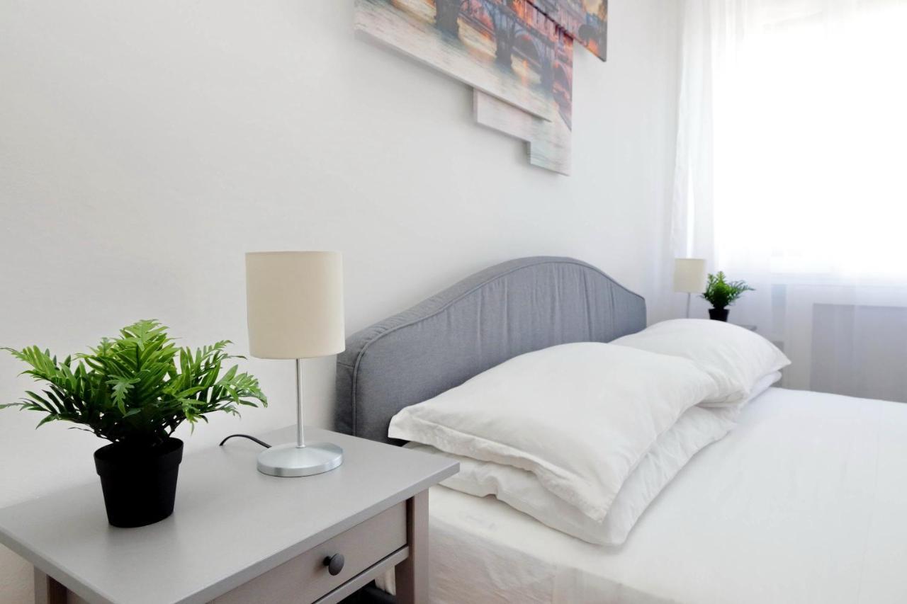 Zucchi Rooms Рим Екстериор снимка